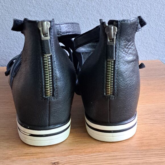Eileen Fisher Sally Women’s 10 Black Leather Strappy Wedge Sandals Sport Shoes main image 1